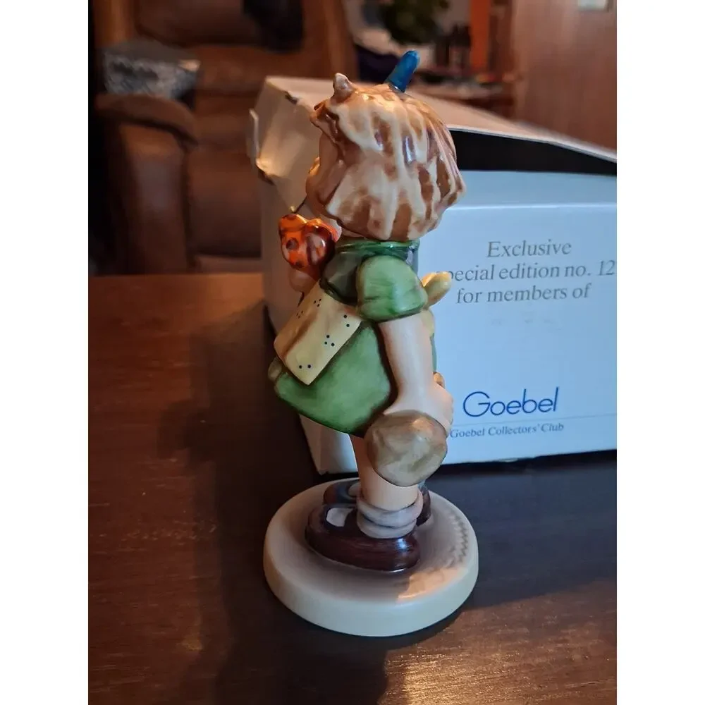 Hummel Goebel Exclusive Special Edition For Members - The Surprise